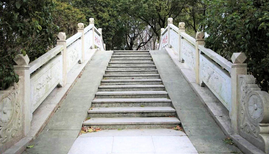 ��ɽ���˴���˴幫԰Ǽ����