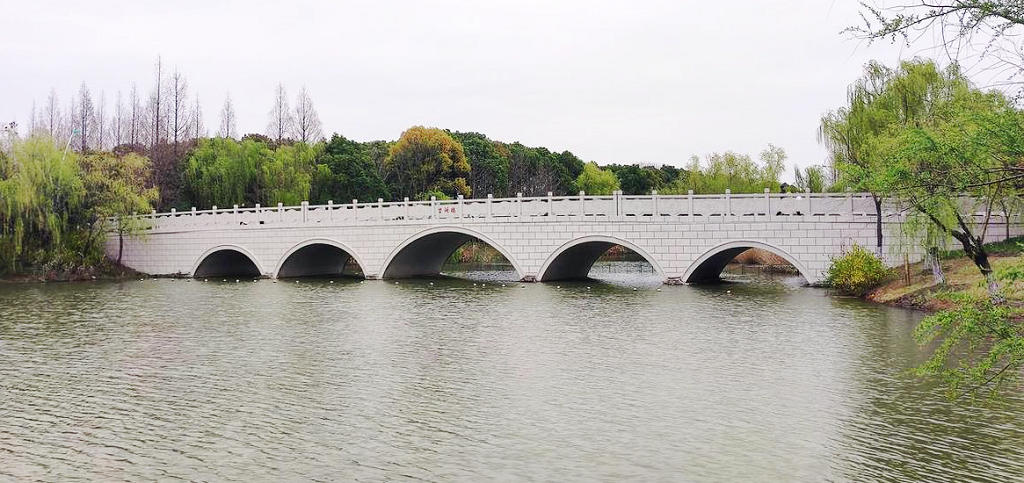 ��ɽ���˴���˴幫԰������