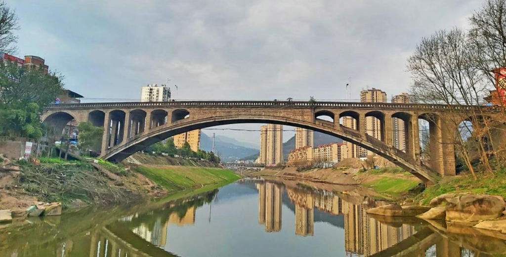 �����ٽ����ٽ�����