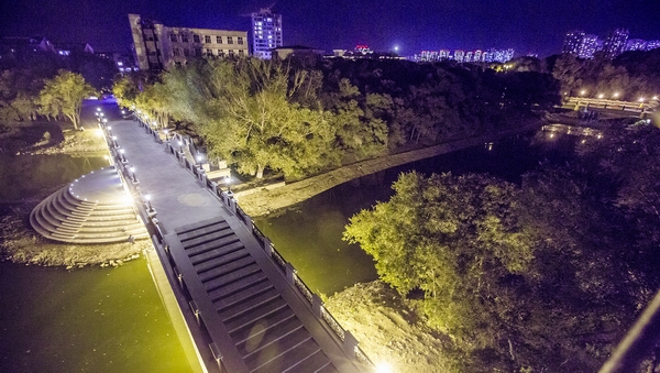 齐齐哈尔市龙沙区滨湖人行桥