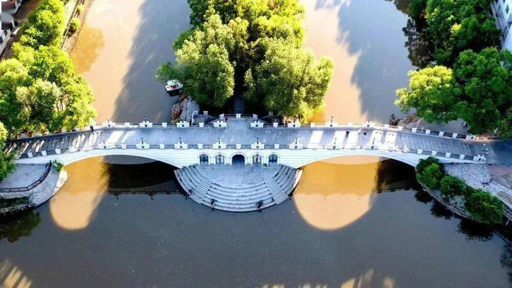 齐齐哈尔市龙沙区滨湖人行桥