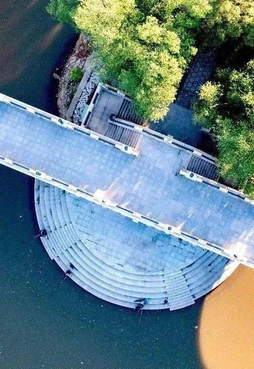 齐齐哈尔市龙沙区滨湖人行桥