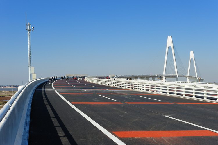 辽宁省滨海公路辽河特大桥