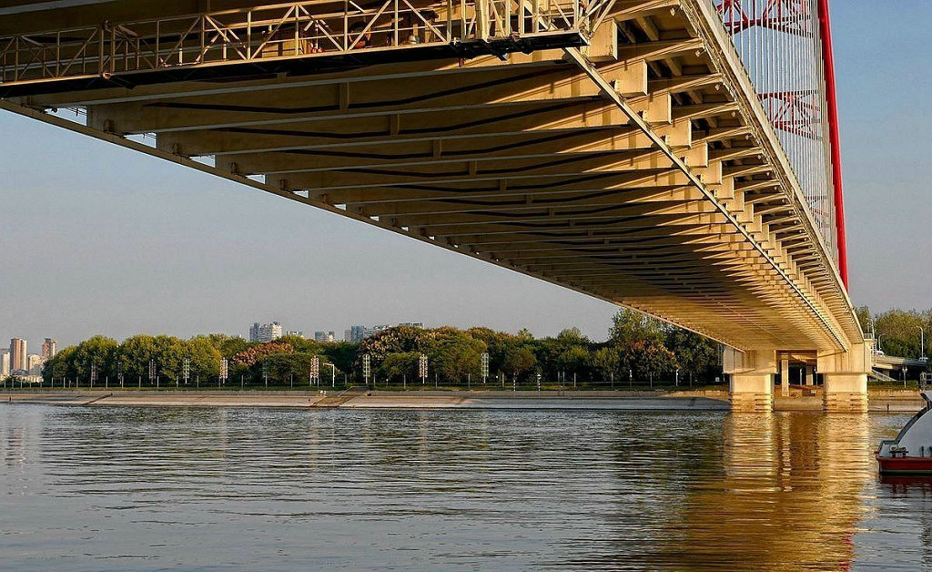 �人���紨��