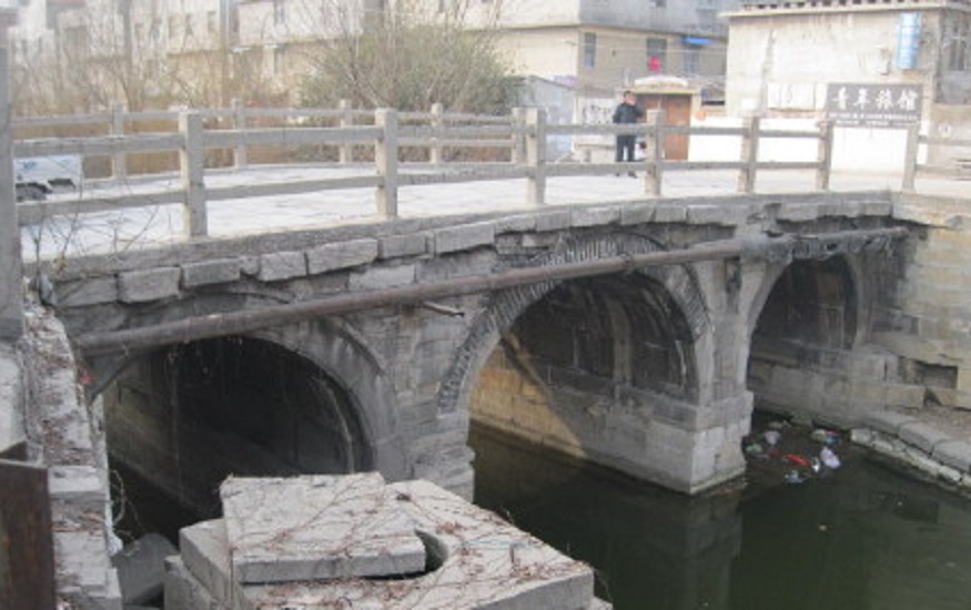 ����������