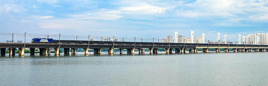 ��������Ȼ·�ʺ���·����