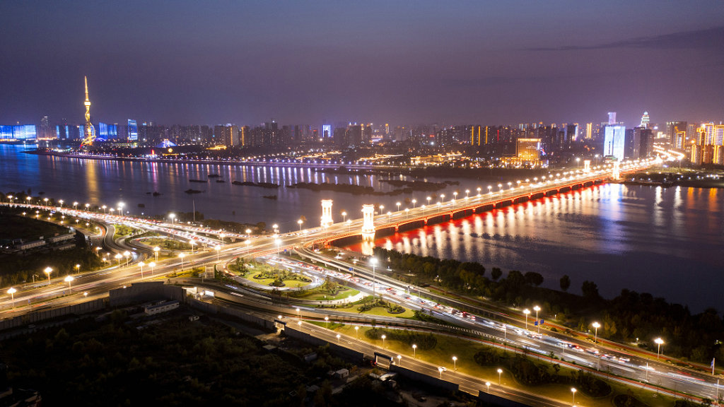 �����б���·�ʺӴ���