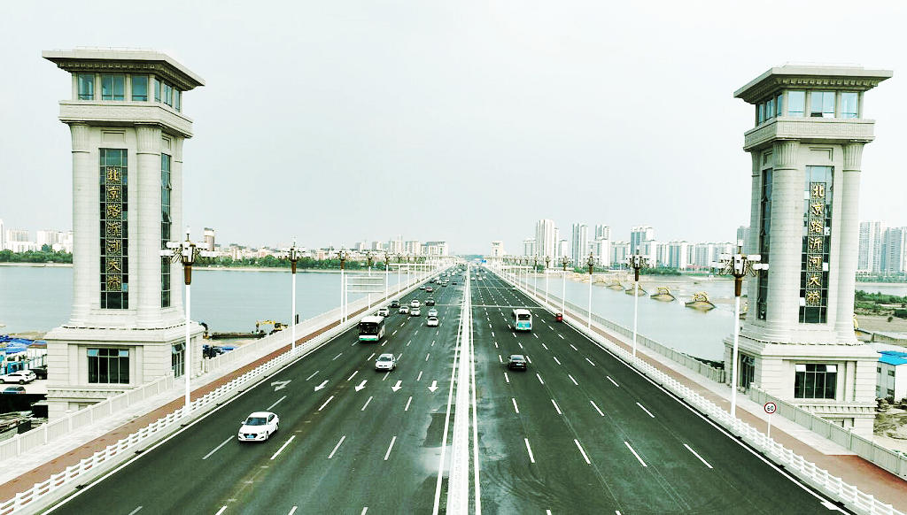 �����б���·�ʺӴ���