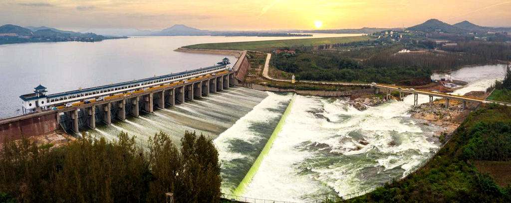 ��������ˮ���ʳǽֵ���ɽˮ�����բ��