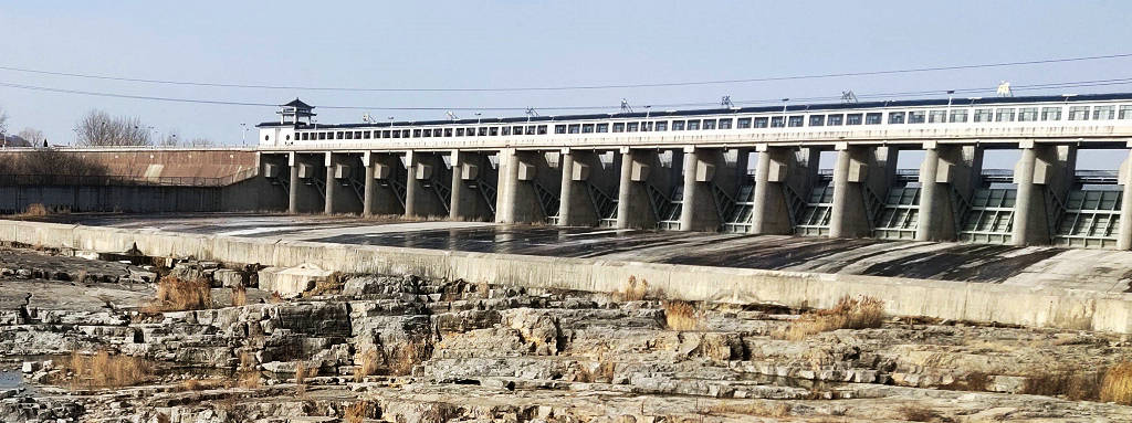 ��������ˮ���ʳǽֵ���ɽˮ�����բ��