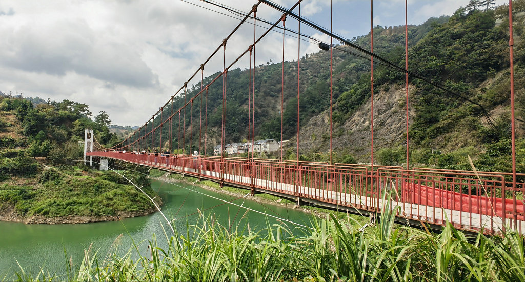 �ٰ��е�ʯ���괨������