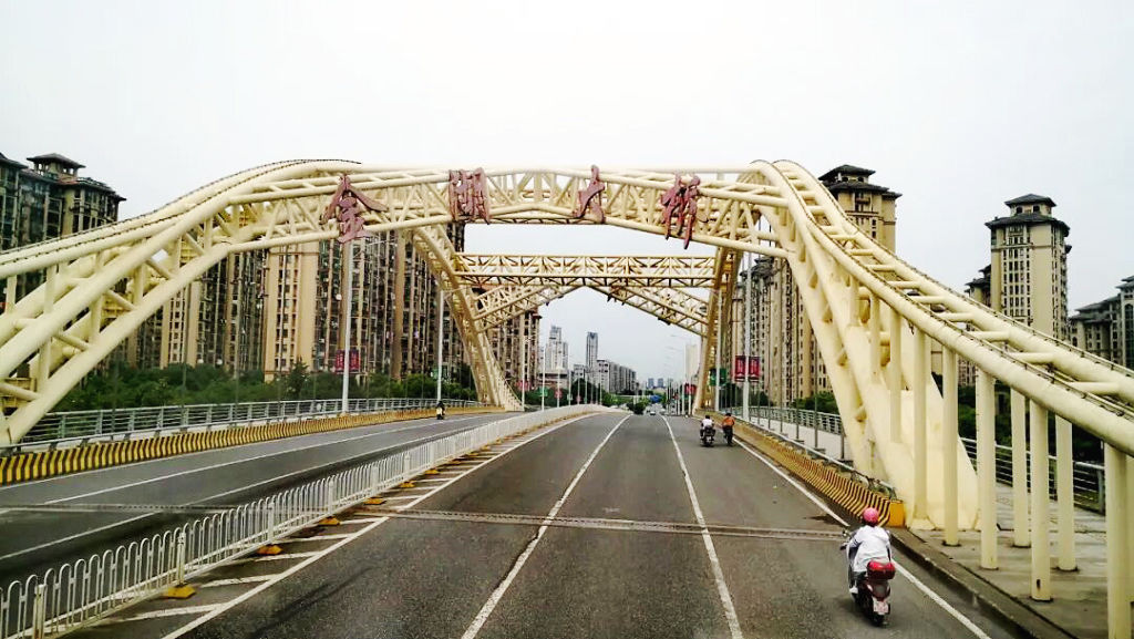 �����н������