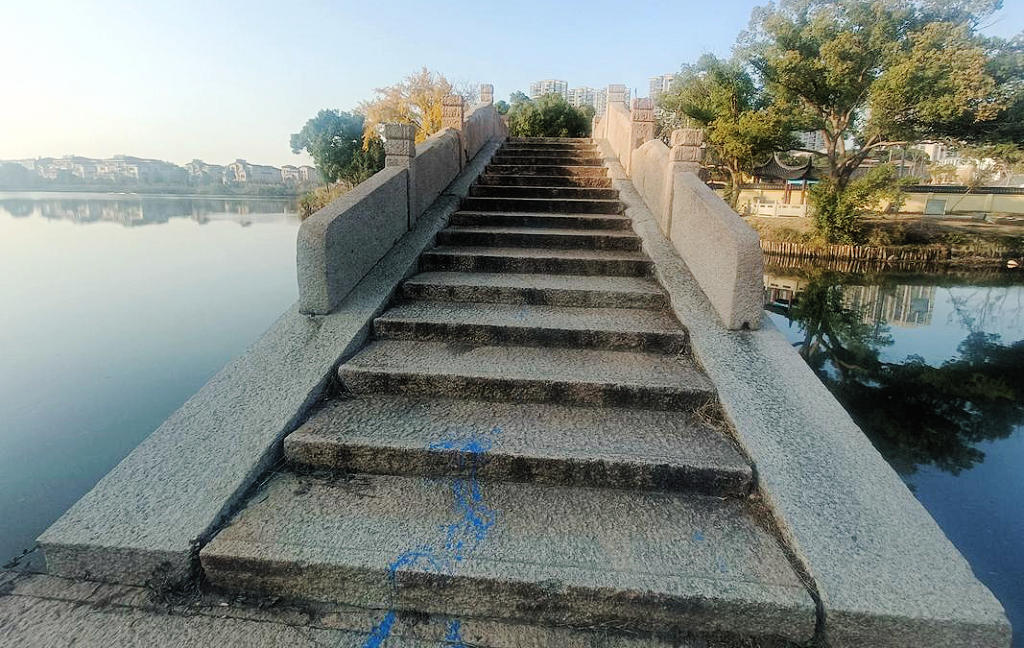 �����������������ɽ��ϴ����