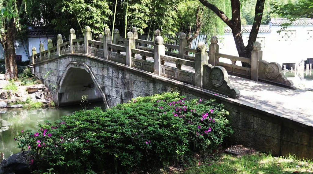 Խ������ɽ԰С����