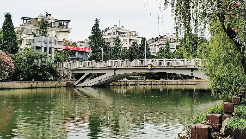 Խ������˵�ӭ����