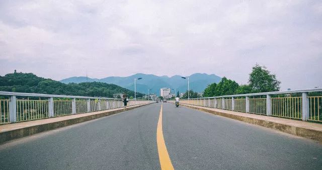 ٺ齭