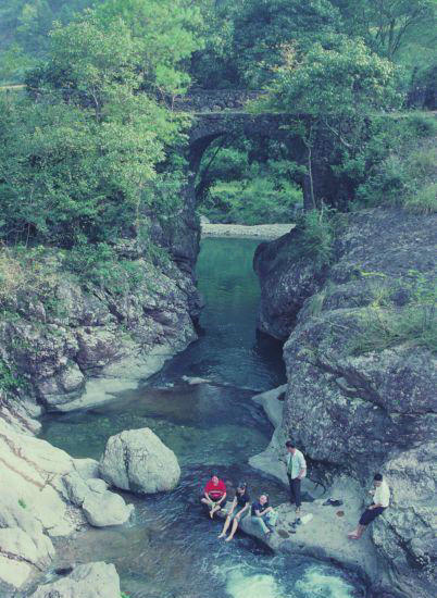永嘉县岩坦镇岩龙石拱桥