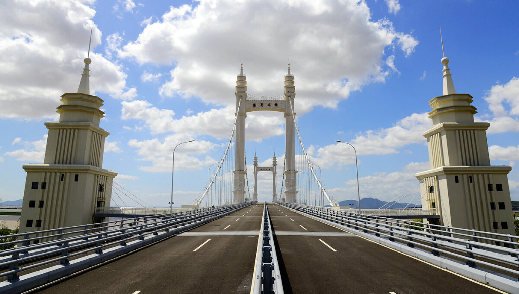 ��ɽ�и۵�����