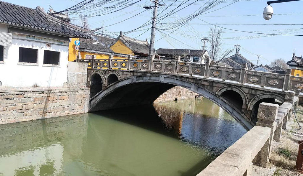 ��������ɽ��