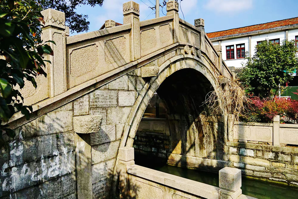 ��ɽ�аͳ����ٰ���