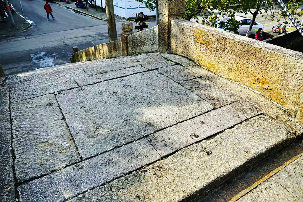 ��ɽ�аͳ��򾰸���