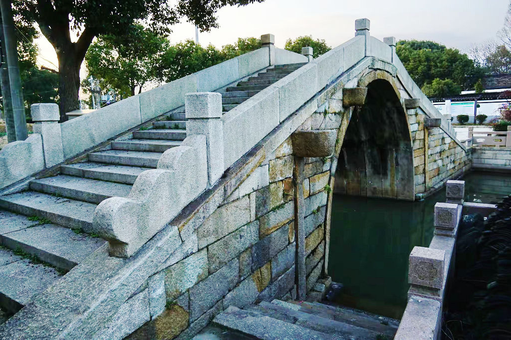 ��ɽ�аͳ��������