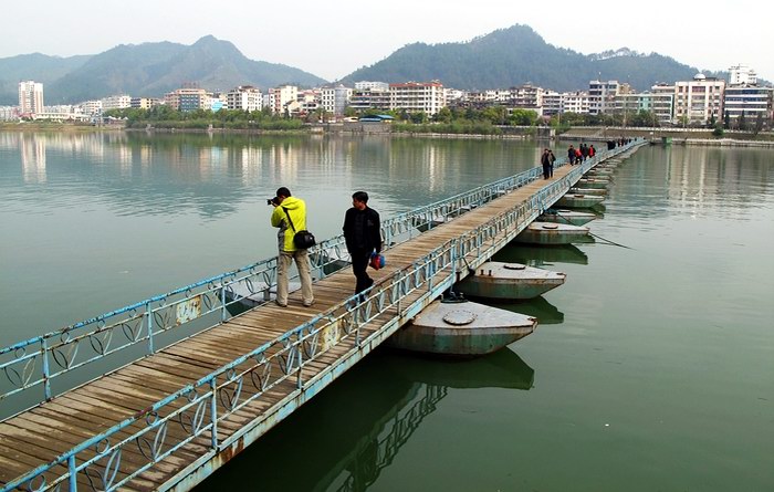 修水县挂榜山浮桥