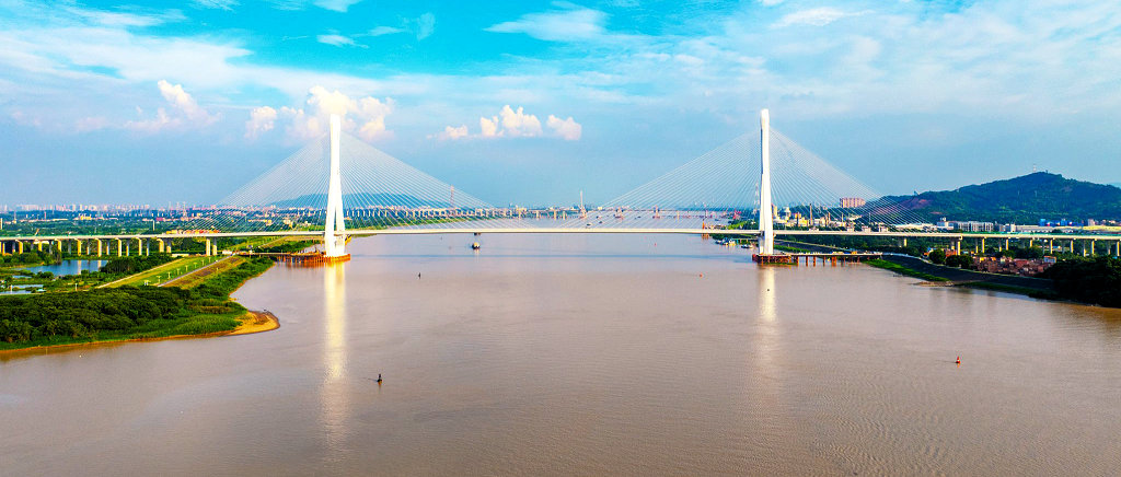 ��ɽ�и�����������