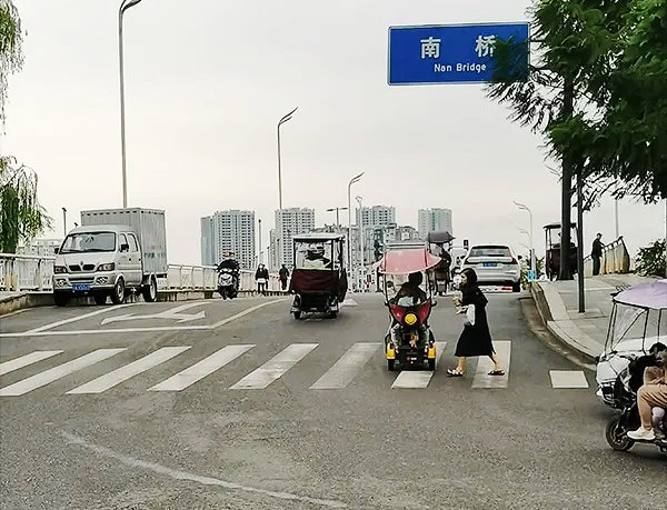 ����������