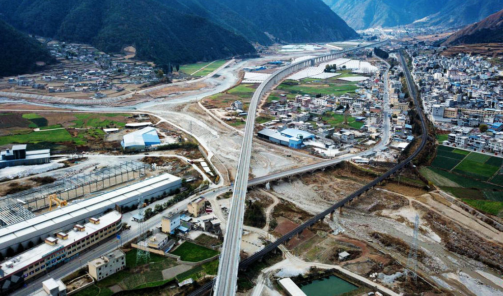 ϲ������ɽ����ɽ˫���ش���