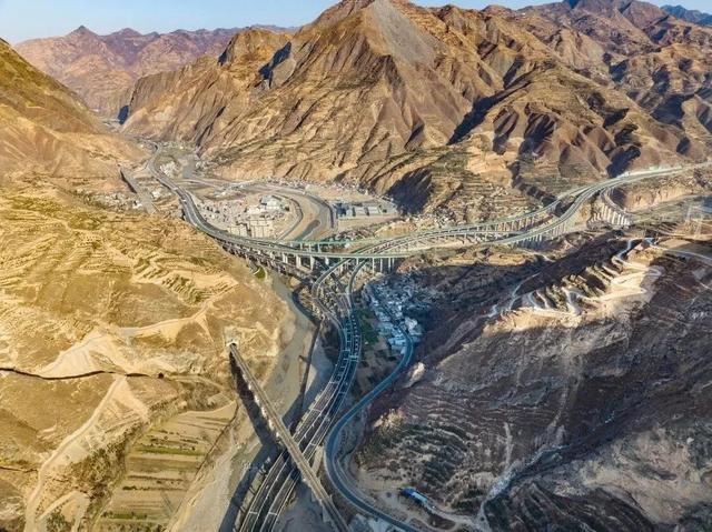 �䶼���۸���۸���Ŧ