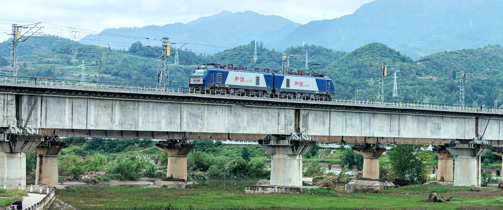 ���غ�������