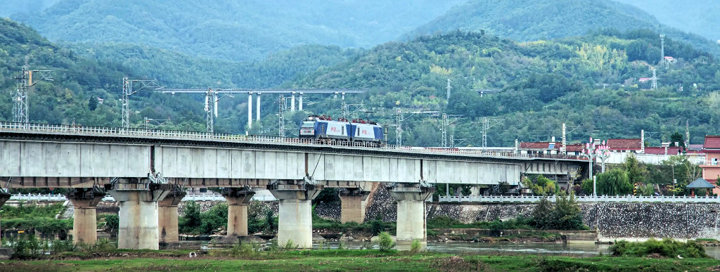 ���غ�������