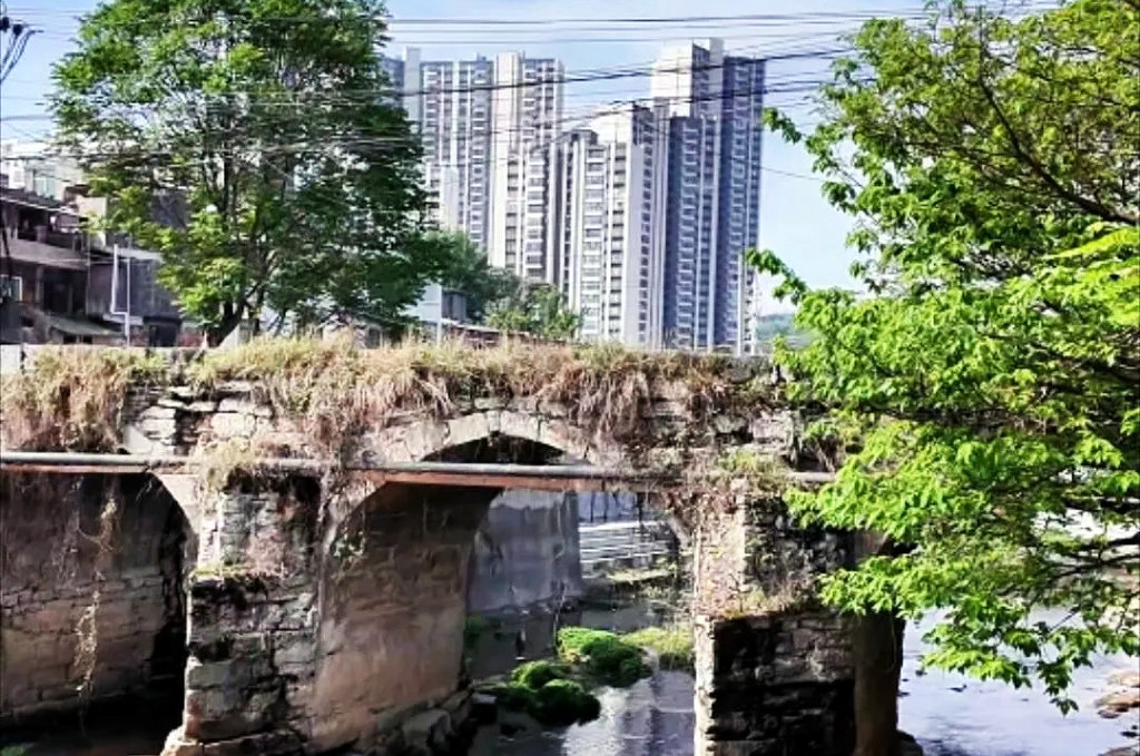 黔西市杜鹃街道滴澄桥