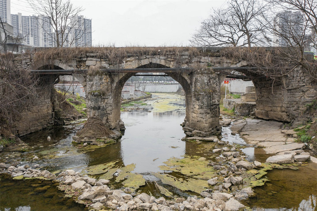 黔西市杜鹃街道滴澄桥