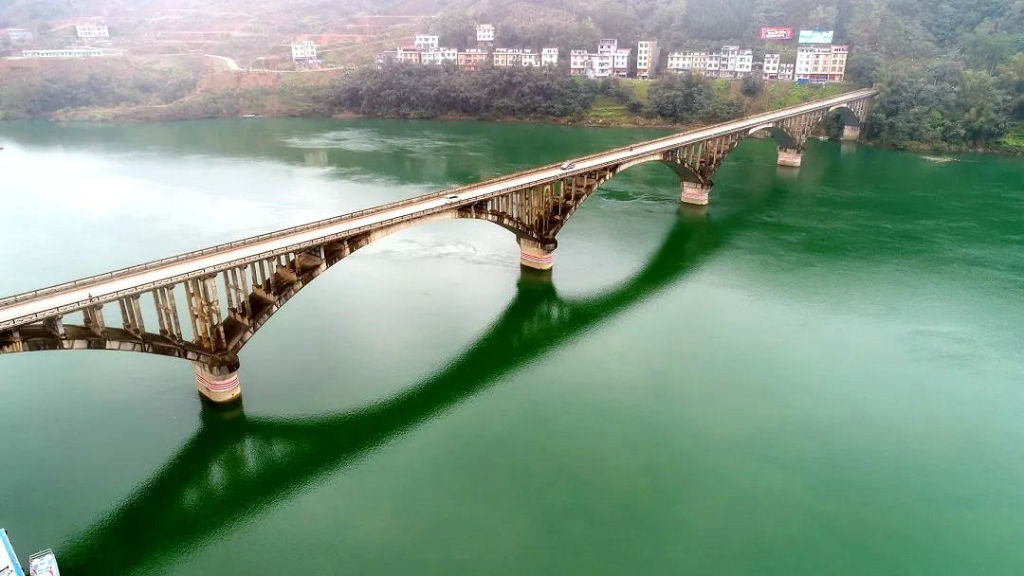 �ӳ��ж����ض�����ˮ�Ӵ���