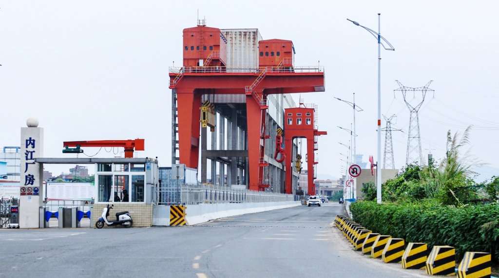 �����г���ˮ����Ŧ���Ͻ�ͨ��